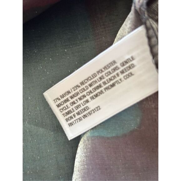 Ava & Viv shimmery large floral knee length dress size 2X - Picture 12 of 15